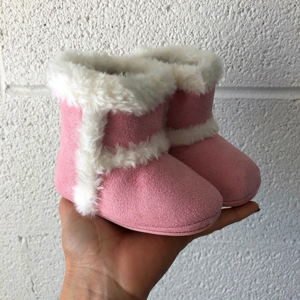 Hot Cakes baby fur booties sz: 3 NIB
